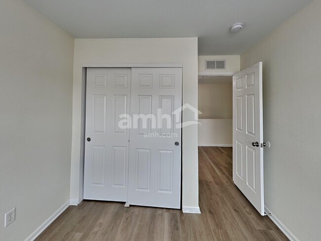 Building Photo - 2616 Coach House Loop