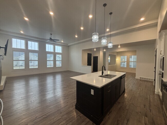 Building Photo - 6153 W Poplar View Dr