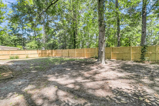 Building Photo - Move-In Ready Home in a Prime Summerville ...