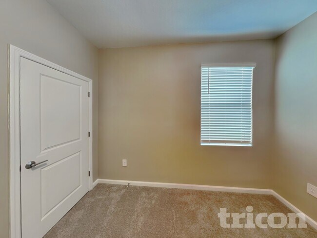 Building Photo - 722 Abita Aly