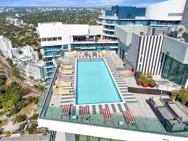 Building Photo - 1300 S Miami Ave