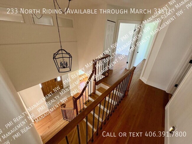 Building Photo - 233 N Riding