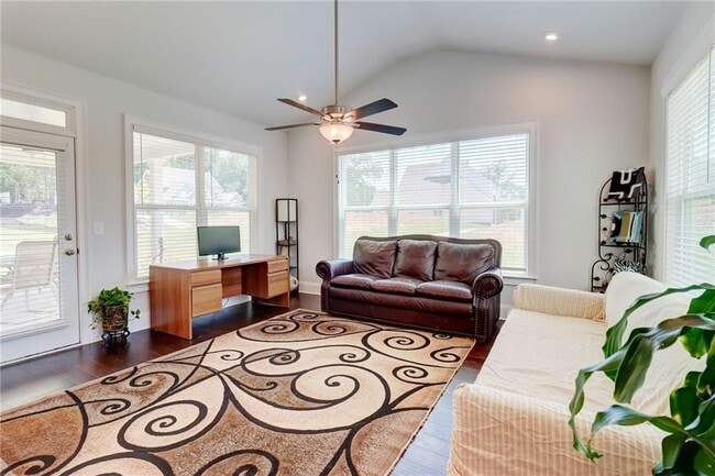 Building Photo - 774 Phil Haven Ln