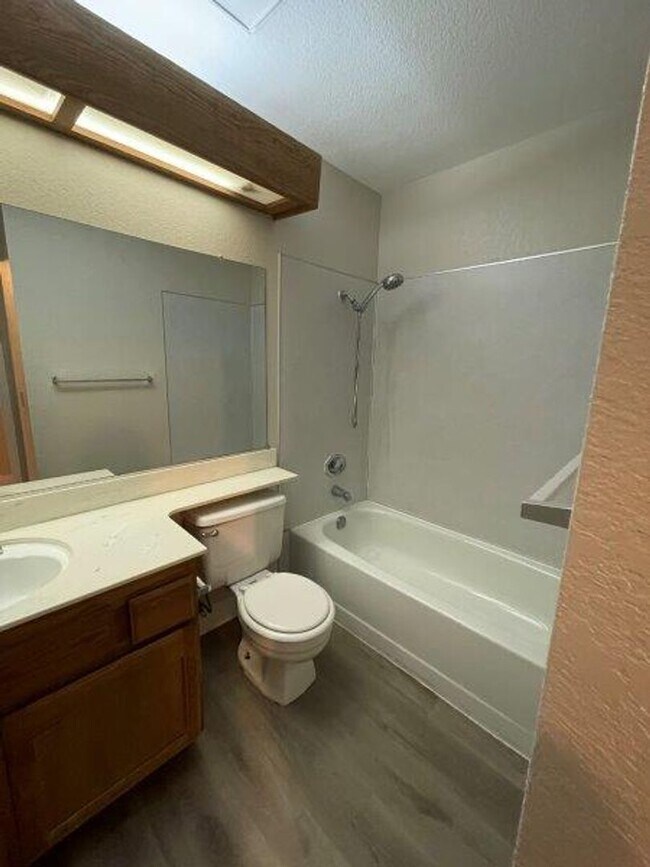 Building Photo - Fantastic 3 Bedroom in Natomas