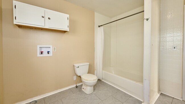 Building Photo - For Rent: 2BR house in country setting. (Please speak with us before applying)