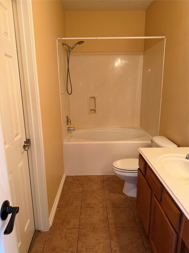 Building Photo - 8835 Old Maple Ln