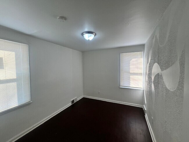 Building Photo - 14230 Frankfort St