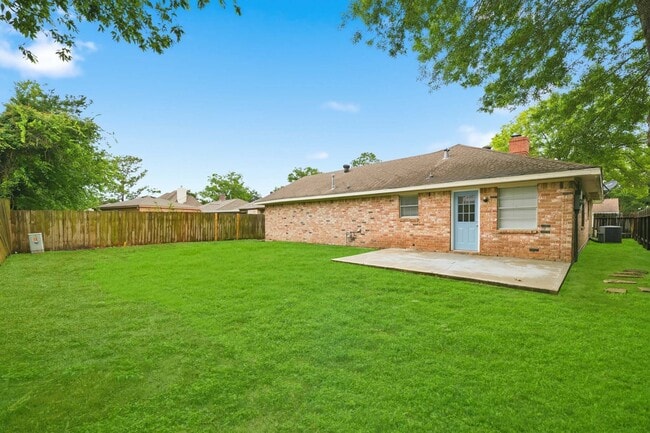Building Photo - 12931 Westella Dr