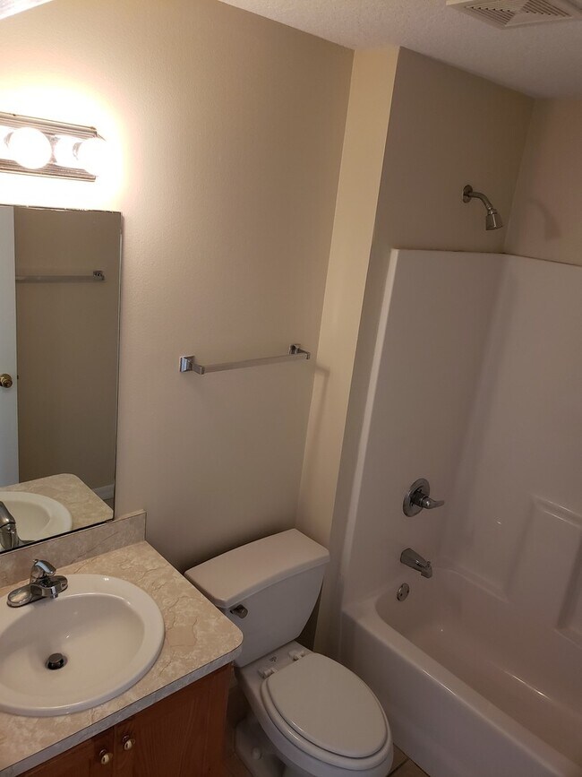 Building Photo - $1495.00 - 3/2/1 - Duplex - Move In Special