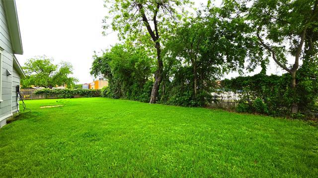 Building Photo - 145 N Kealy Ave