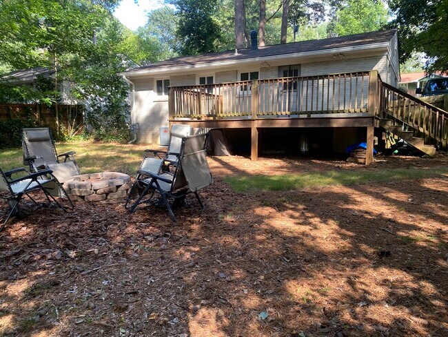 Building Photo - 1068 Palafox Dr NE