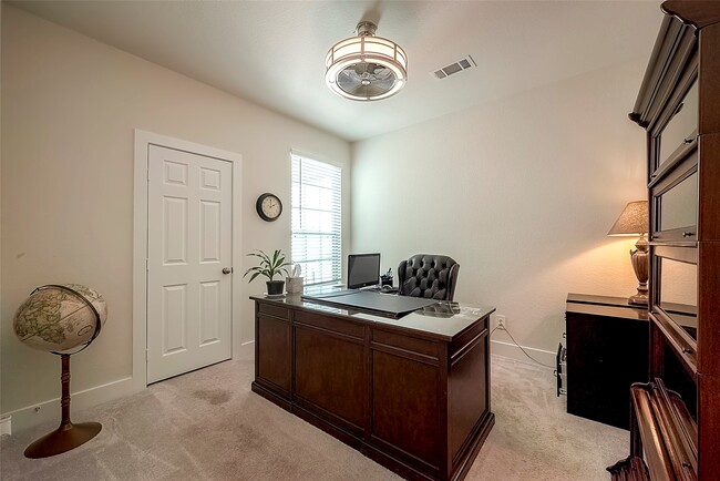 Building Photo - 1726 Summerlyn Ter Dr