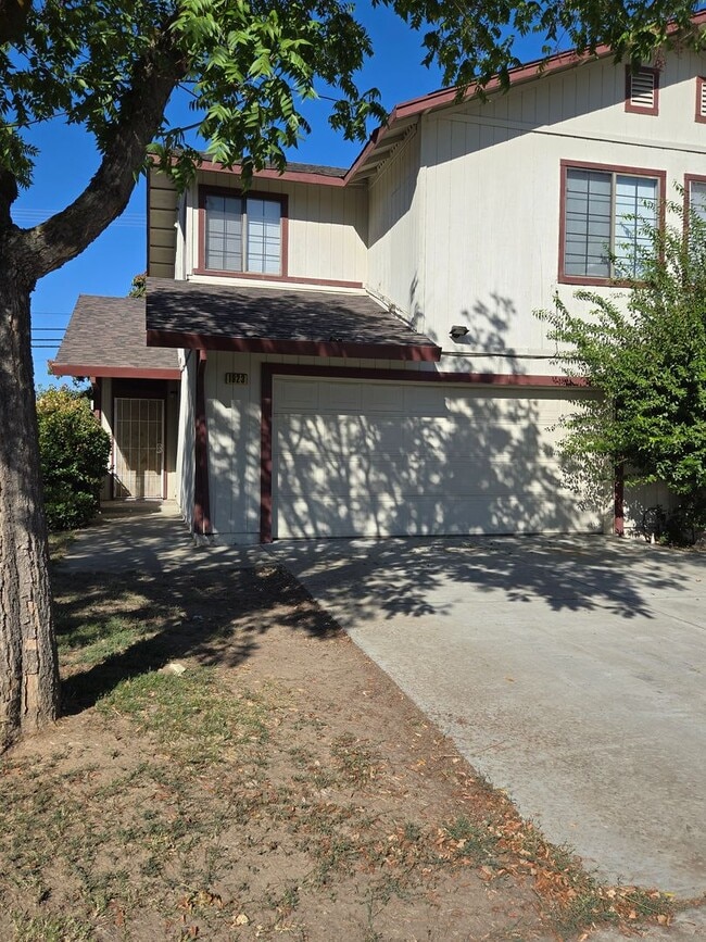 Building Photo - glenridge1921/1923 - 6/$395/10 - A