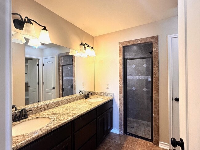 Building Photo - 512 Otero Dr