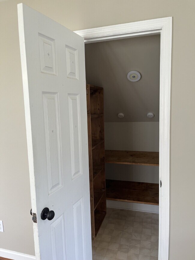 Building Photo - "Charming 3-Bedroom Home with 2 Full Baths in Beautiful Thompson's Station!" FENCED BACKYARD!