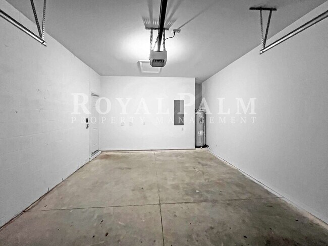 Building Photo - 1320 Trafalgar Pkwy