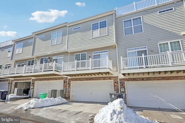 Building Photo - 7206 Wood Mdw Wy