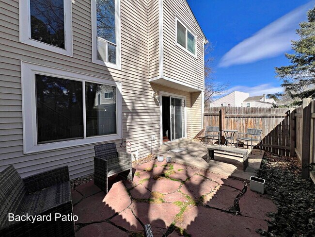 Building Photo - "Charming 2-Bed Townhouse Retreat on East Florida Ave with Spacious 1170 Sq Ft Layout!"