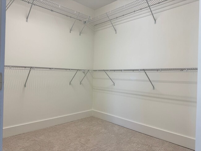 Building Photo - Beautiful 3BR Townhome in Franklin