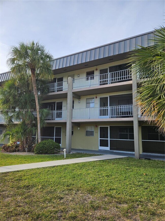 Building Photo - 250 Layne Blvd