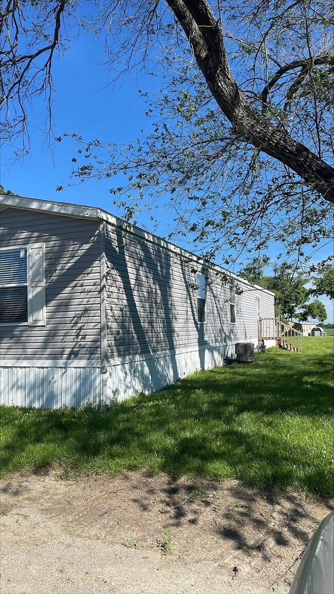 Building Photo - 1753 Rd E