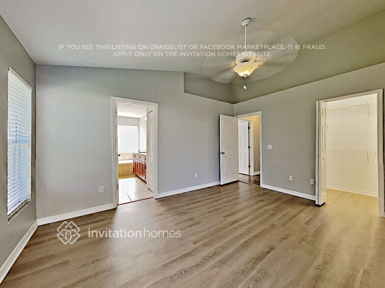 Building Photo - 1882 Sun Gazer Dr