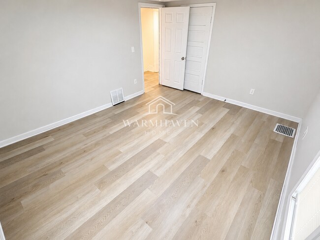 Building Photo - 557 W Hopocan Ave