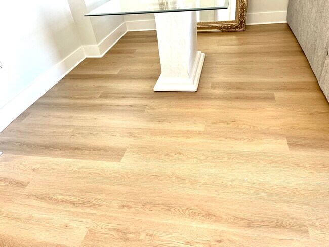 Building Photo - 616 Clearwater Park Rd