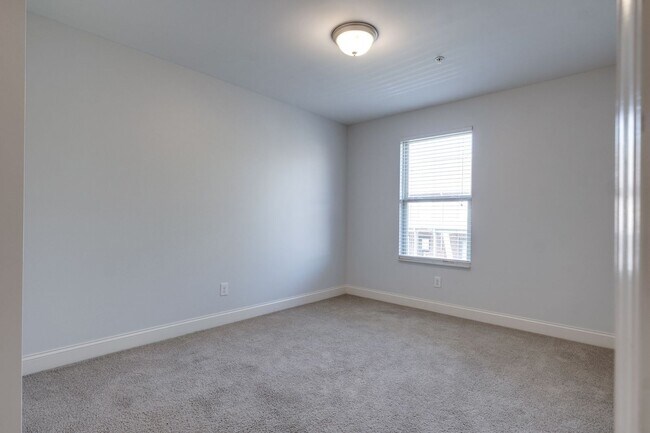 Building Photo - 216 Bixby Private Ln