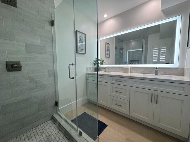 Building Photo - Luxury Coastal Living – Brand New Custom H...