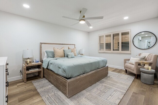 Building Photo - 145 S Shore Dr