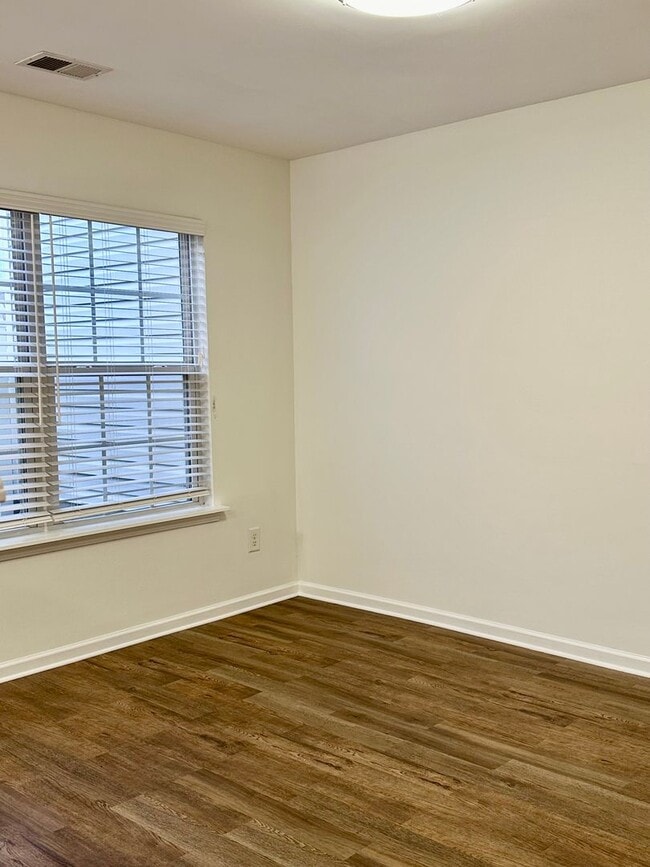 Building Photo - Ballantyne 2-bedroom Townhome ready now!