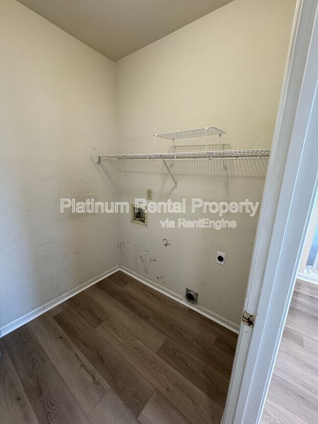 Building Photo - 11670 Dunhill Pl Dr