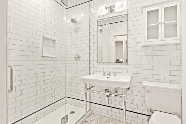 Bathroom - 1120 Poinsettia Dr