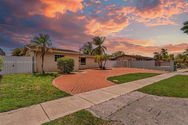 Primary Photo - 7920 NW 171st St