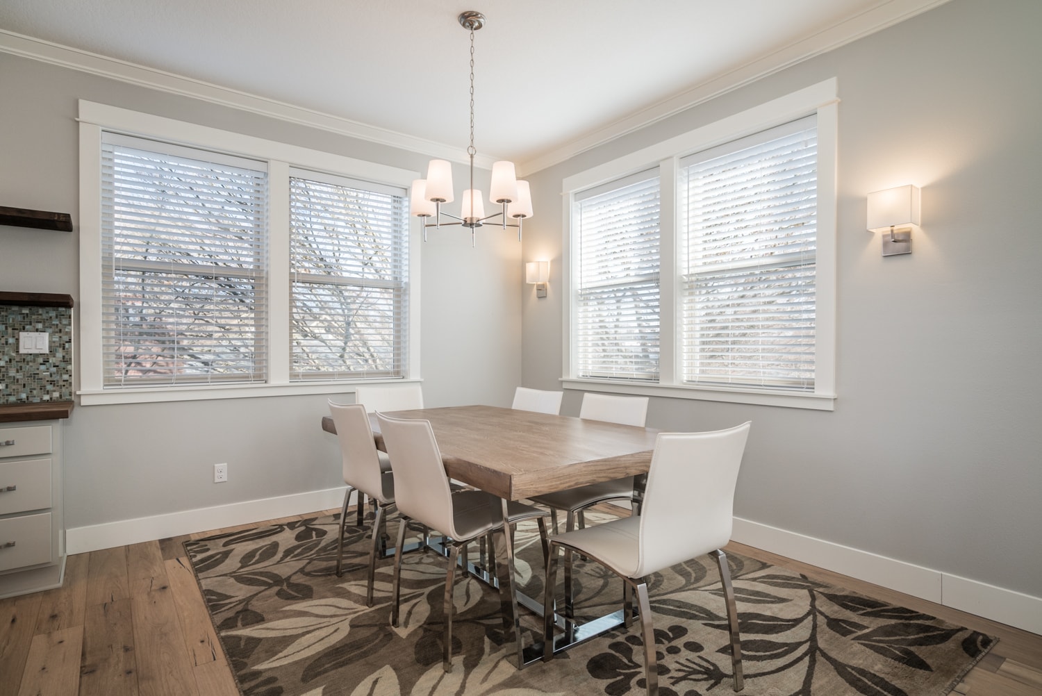 dining room - 1605 SE Yukon St
