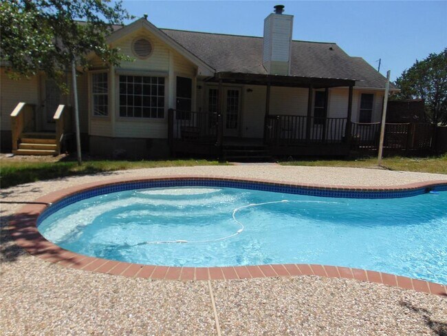 Building Photo - 805 Barton Creek Dr