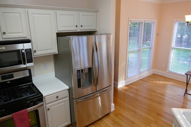 Building Photo - 1150 Lavista Rd