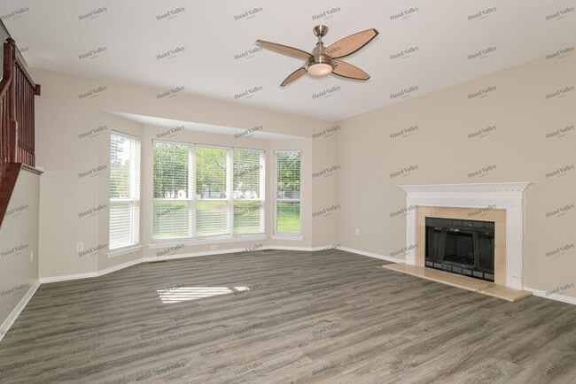 Building Photo - 625 Thornridge Dr