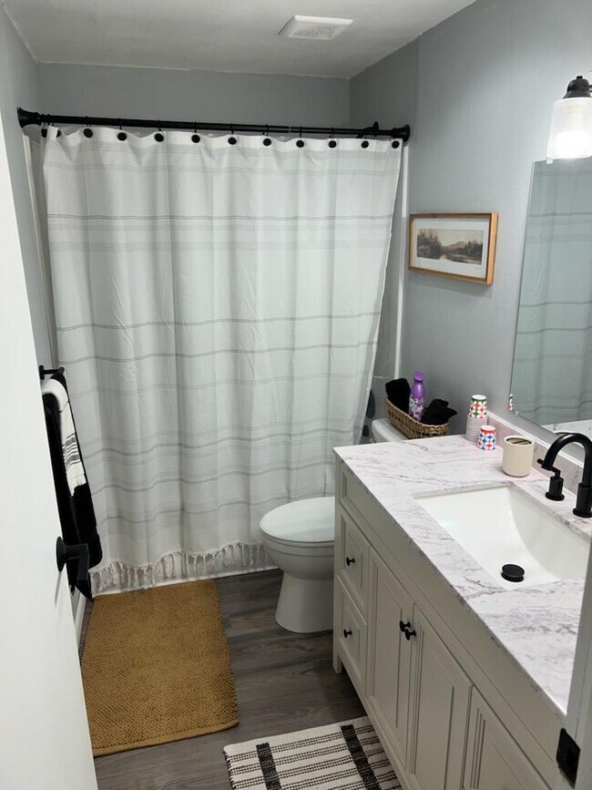 Primary Photo - 1185 Fond du Lac Ave