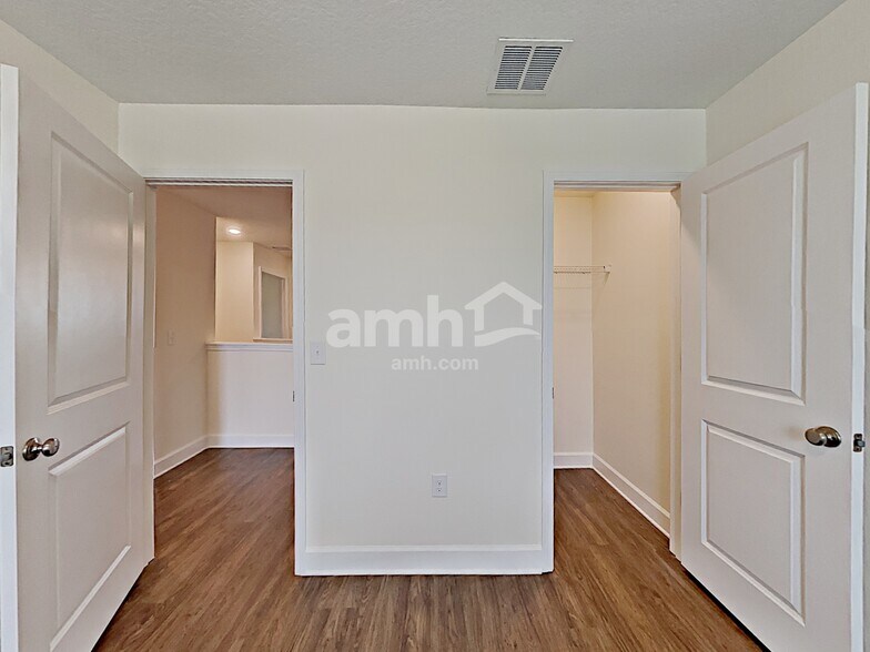 Building Photo - 4659 Reisswood Loop