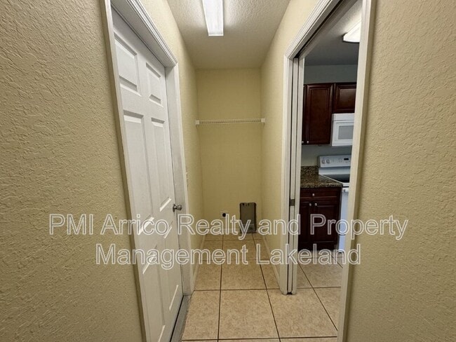 Building Photo - 972 Lake Lure Loop E