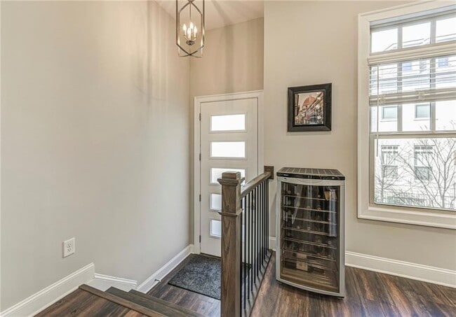 Building Photo - 4321 Parkside Pl