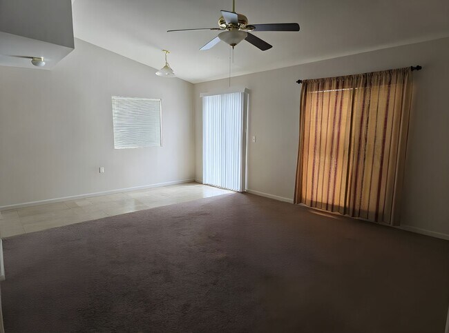 Building Photo - Cozy & Stylish Ranch Home in a Convenient Location!!
