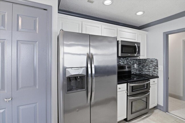Building Photo - 21583 Villa Nova Dr