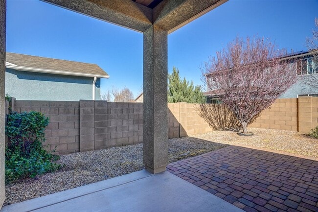 Building Photo - 3 bed 2 bath home in Quailwood!