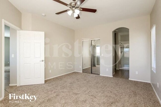 Building Photo - 4417 S 100th Ln