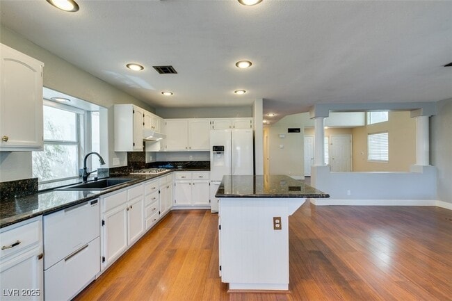 Building Photo - 9201 Buckhaven Dr