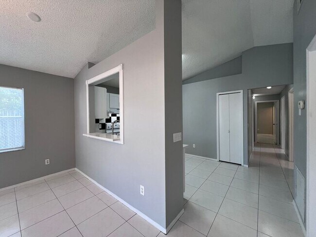 Building Photo - 1114 Shoshanna Dr