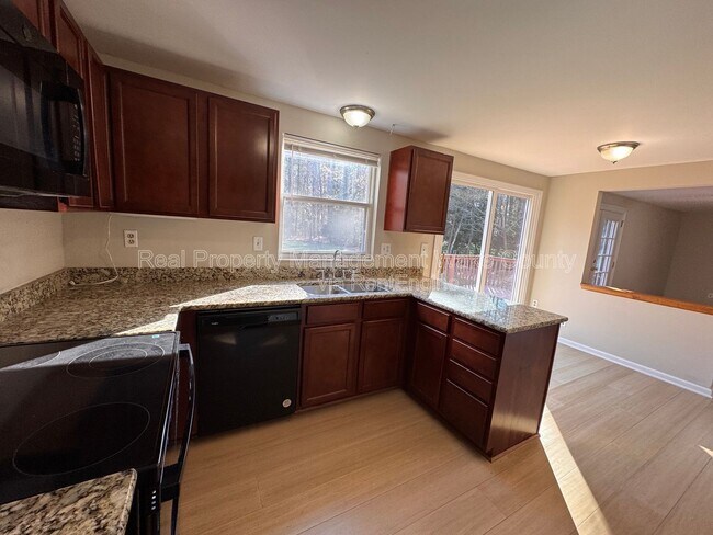 Building Photo - 104 Benedict Ln